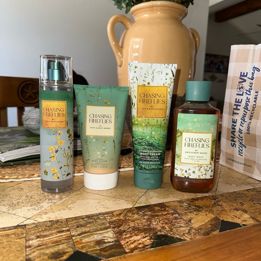 Rare Bath & Body Works CHASING FIREFLIES 4 PC Body Care Gift Bag discontinued